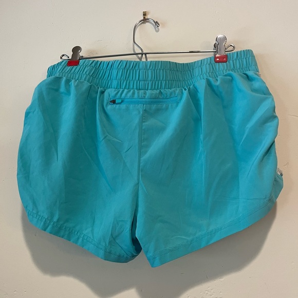 Fabletics L athletic shorts - Picture 2 of 5